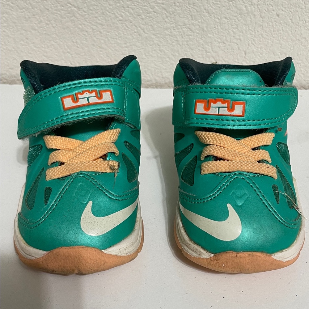 Nike Teal and Orange Sneakers LeBron James size 5c